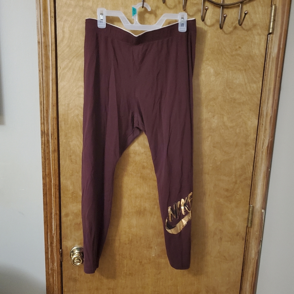 Plus size Nike leggings